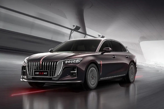 Capacité du réservoir de carburant de 50 à 80 litres Hongqi H5 FWD 1.5t 169HP 5 sièges Sedan de taille moyenne