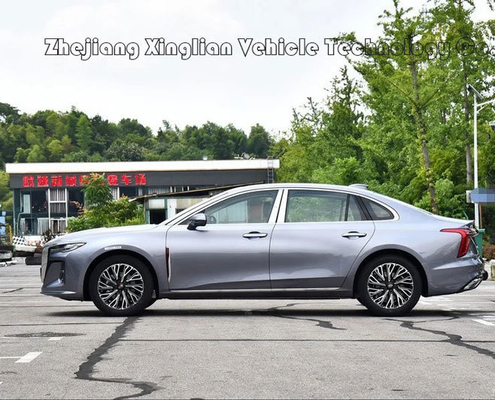 2023 Hongqi H5 Chinese Midsize Car 2.0t 224HP L4 avec conception et boîte de vitesses automatique