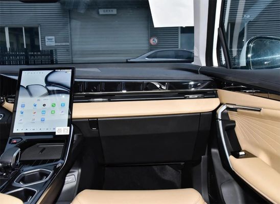 Durée de vie ≤ 1 an Geely Boyue L Véhicule à énergie voitures SUV à essence pour les conditions routières