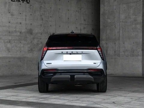 Durée de vie ≤ 1 an Geely Boyue L Véhicule à énergie voitures SUV à essence pour les conditions routières