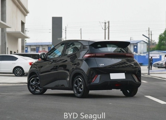 330kw Capacité maximale de la batterie Byd Seagull EV voiture en noir et blanc avec une autonomie de 405 km