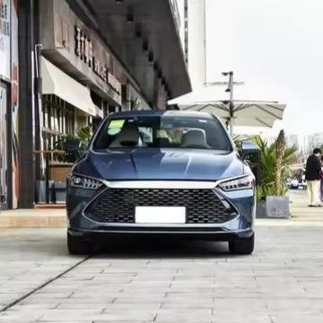 2024 Byd Qin Plus Dm-I Honor 55 km Voiture hybride à moteur rechargeable avec boîte de vitesses E-CVT