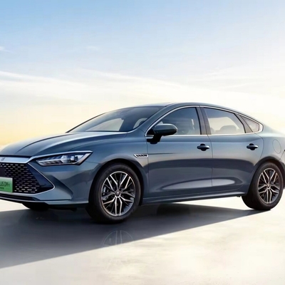 Modèle hybride BYD Qin Plus DM-I 4 portes 5 sièges berline électrique 2024 pour conduite à deux roues
