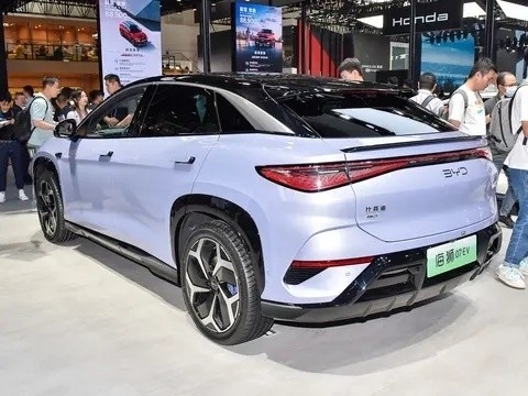2024 Byd 5 portes 5 places SUV Sea Lion 07EV voiture électrique pour adultes avec pneu Taille 235/50 R19