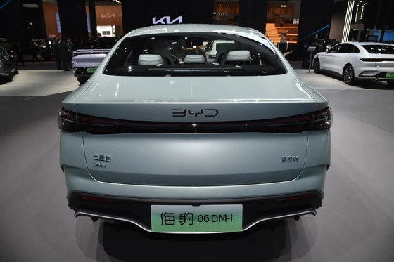 2024 BYD Seal 06 DM-I PHEV Hybrid Auto EV Voiture avec un volume de compartiment à bagages de 550 L