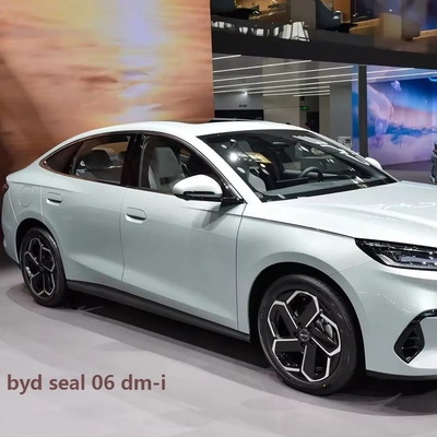 Vitesse maximale 180 km/h 2024 Byd Seal 06 Dm-I Hybrid Phev Technologie lancée dans la voiture électrique Byd