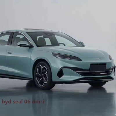 80 km Nouveau lancement 2024 Byd Seals 06 Dm-I Véhicules à énergie Pneus Taille 225/50 R18 sièges 5