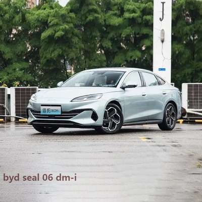 80 km Nouveau lancement 2024 Byd Seals 06 Dm-I Véhicules à énergie Pneus Taille 225/50 R18 sièges 5