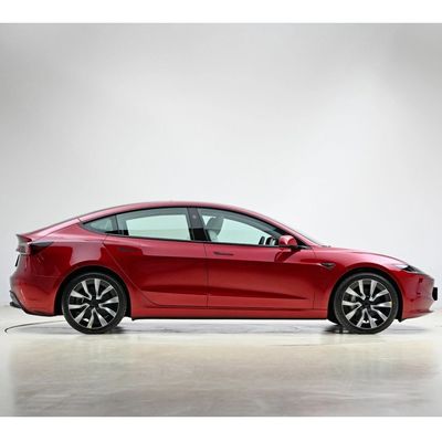 Tesla Model Y EV d'occasion pour les amateurs de voitures