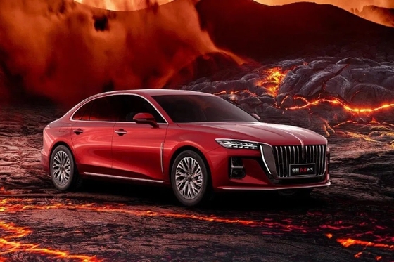 Capacité du réservoir de carburant de 50 à 80 litres Hongqi H5 FWD 1.5t 169HP 5 sièges Sedan de taille moyenne