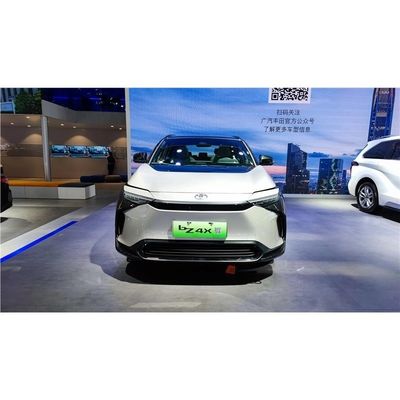 Toyota RAV4 version hybride 2023 SUV Voiture pour kilométrage ≤ 10000 km et conditions tout-terrain