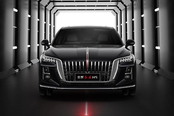 La voiture de luxe la plus vendue Hongqi H5 avec une configuration de moteur 2.0L Ot et boîte de vitesses automatique