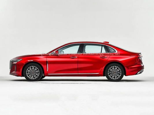 Véhicule à essence FAW Hongqi H5 avec carrosserie fermée et couleur extérieure blanche