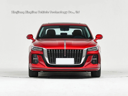 Certifié ISO14001 et cylindrations de 1,6-2,0 L L'huile de carburant Hongqi H5 Four Wheeler Sedan