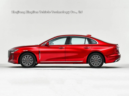 Fabriqué en 2024 Hongqi H5 1.5t DCT Luxe berline avec couleur extérieure blanche 4 portes et 5 places