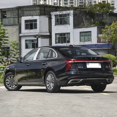 Hongqi H5 2023 -Modèle 1.5t DCT Smart Fuel Car avec longue portée en couleur grise