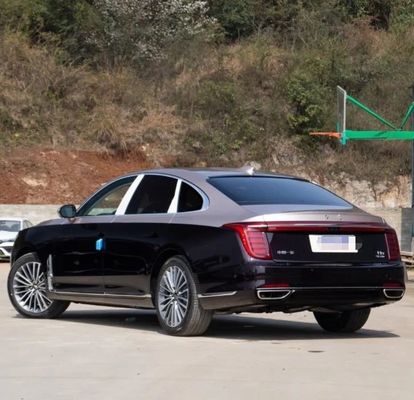 2023 Hongqi H9 4 portes 5 sièges berline voitures à essence avec 230 km / h vitesse maximale FWD Drive