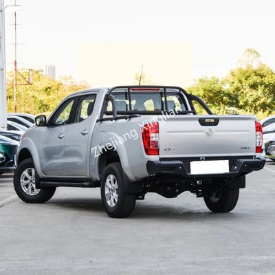 Numéro 1 Dongfeng Rich6 4*4 pick up camion avec pneus tout-terrain et boîte de vitesses automatique