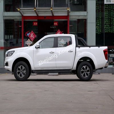 Numéro 1 Dongfeng Rich6 4*4 pick up camion avec pneus tout-terrain et boîte de vitesses automatique