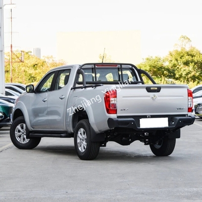 Boîte de vitesses manuelle Dongfeng Rich 6 Mini Diesel 4X4 Pickup Truck avec une puissance maximale de 100 à 150 ch