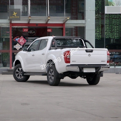 Dongfeng utilise une camionnette 4 roues motrices à essence 6 avec système de freinage mécanique