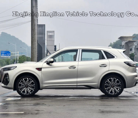 2023 Hongqi HS5 2.0t à quatre roues motrices Collier de drapeau PRO Version Benzine SUV Voiture Couleur blanche