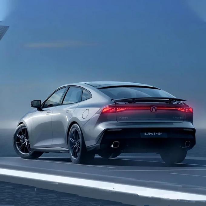 China Chang′an Uni-V 1.5t Luxury 0km Car Gasoline Car Smart Fun Edition 1.5t 2.0t Uni-V Vehicles