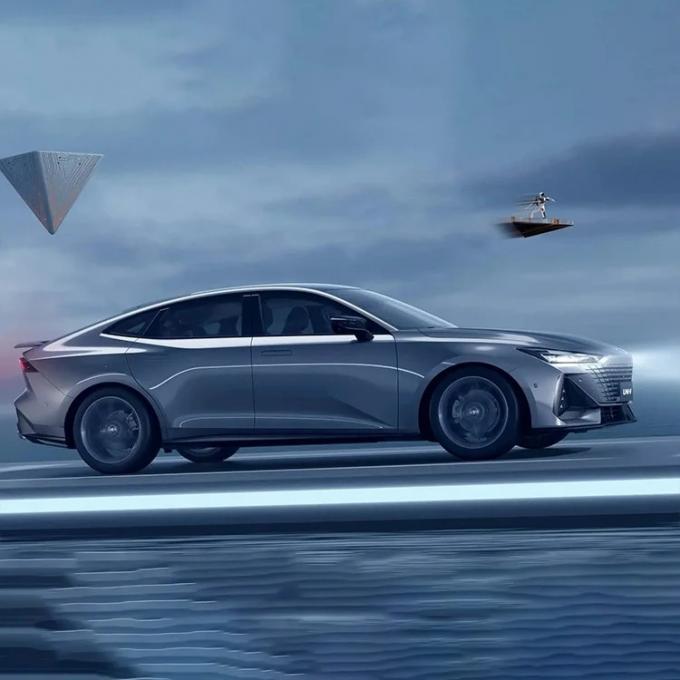 China Chang′an Uni-V 1.5t Luxury 0km Car Gasoline Car Smart Fun Edition 1.5t 2.0t Uni-V Vehicles