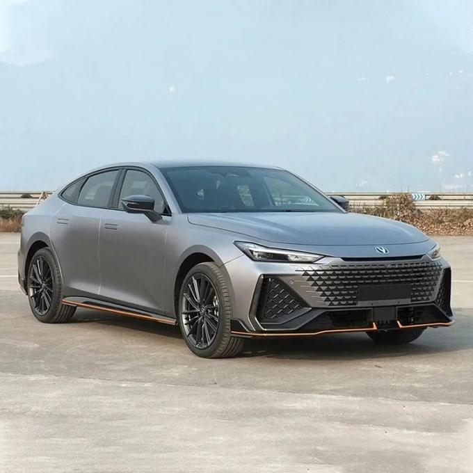 China Chang′an Uni-V 1.5t Luxury 0km  Car Gasoline Car Smart Fun Edition 1.5t 2.0t Uni-V Vehicles