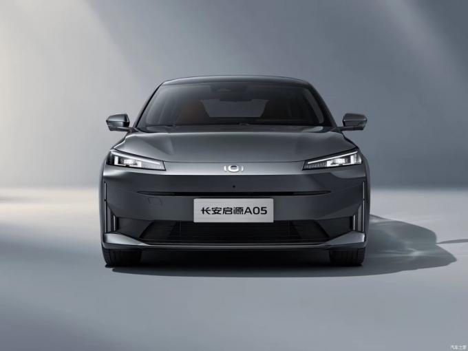 Hot Sale Chang′an Qiyuan A05 A05 Compact Plug-in Hybrid Fast Charging 1.5L New Energy Vehicle Car EV