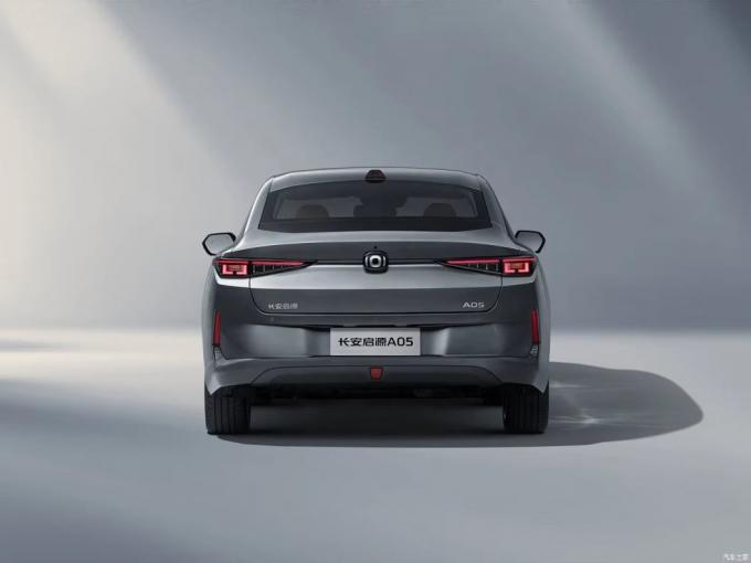 Hot Sale Chang′an Qiyuan A05 A05 Compact Plug-in Hybrid Fast Charging 1.5L New Energy Vehicle Car EV